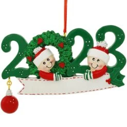 Personalized 2023 Couple In Wreath Ornament -Holiday Decoration Store 1272075 web 2